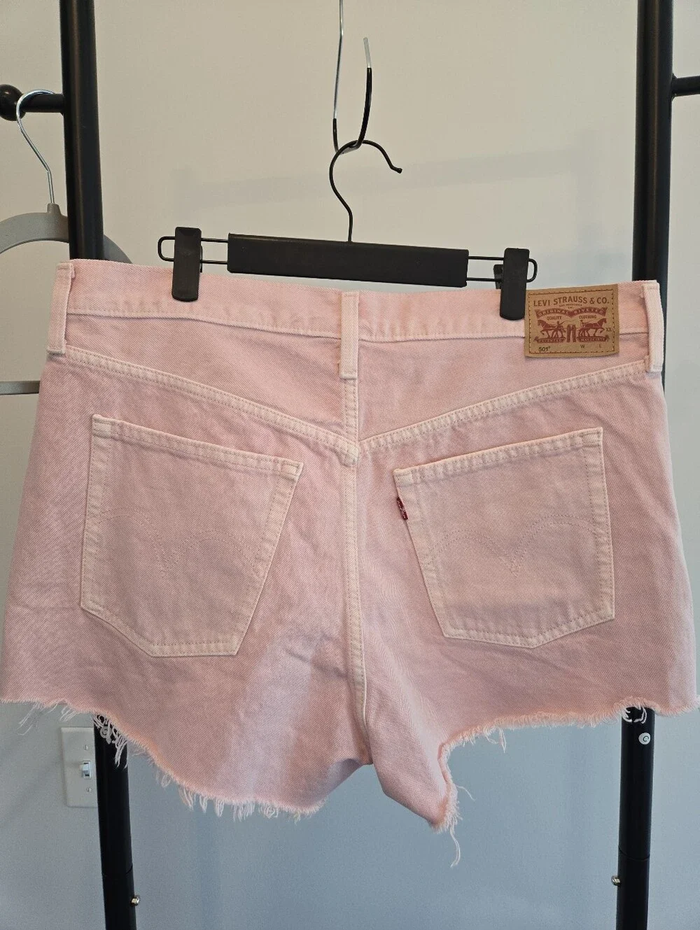 Levi's 501 Peach Pink Denim Jean Cutoff Shorts Women W33  High Rise  Frayed Hem